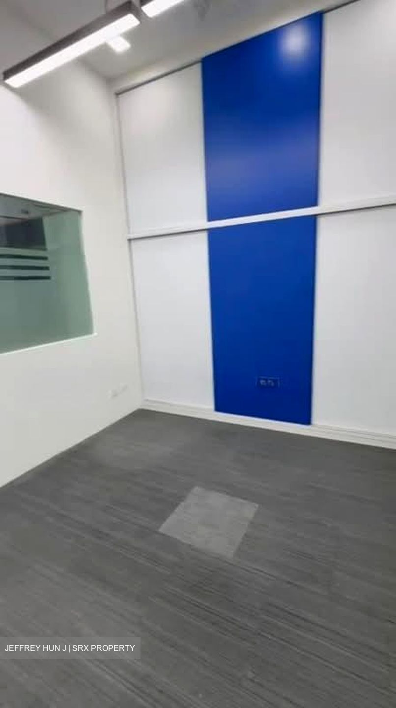 Sbf Center (D1), Office #606800951